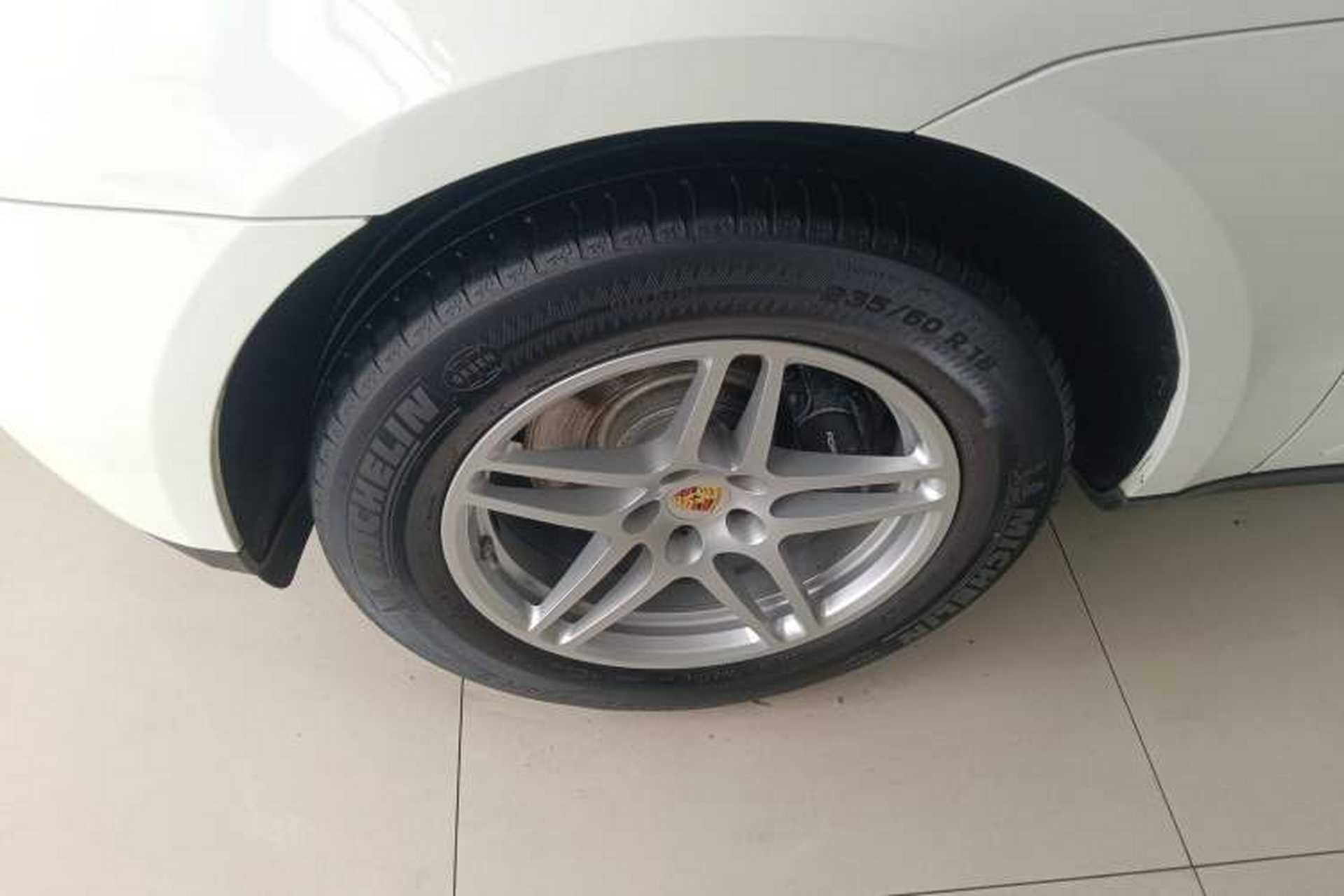 Used Porsche Macan 2017 Macan 2.0T Left Front Wheel Hub