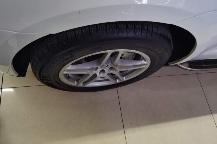Used Porsche Macan 2017 Macan S 3.0T Left Front Wheel Hub