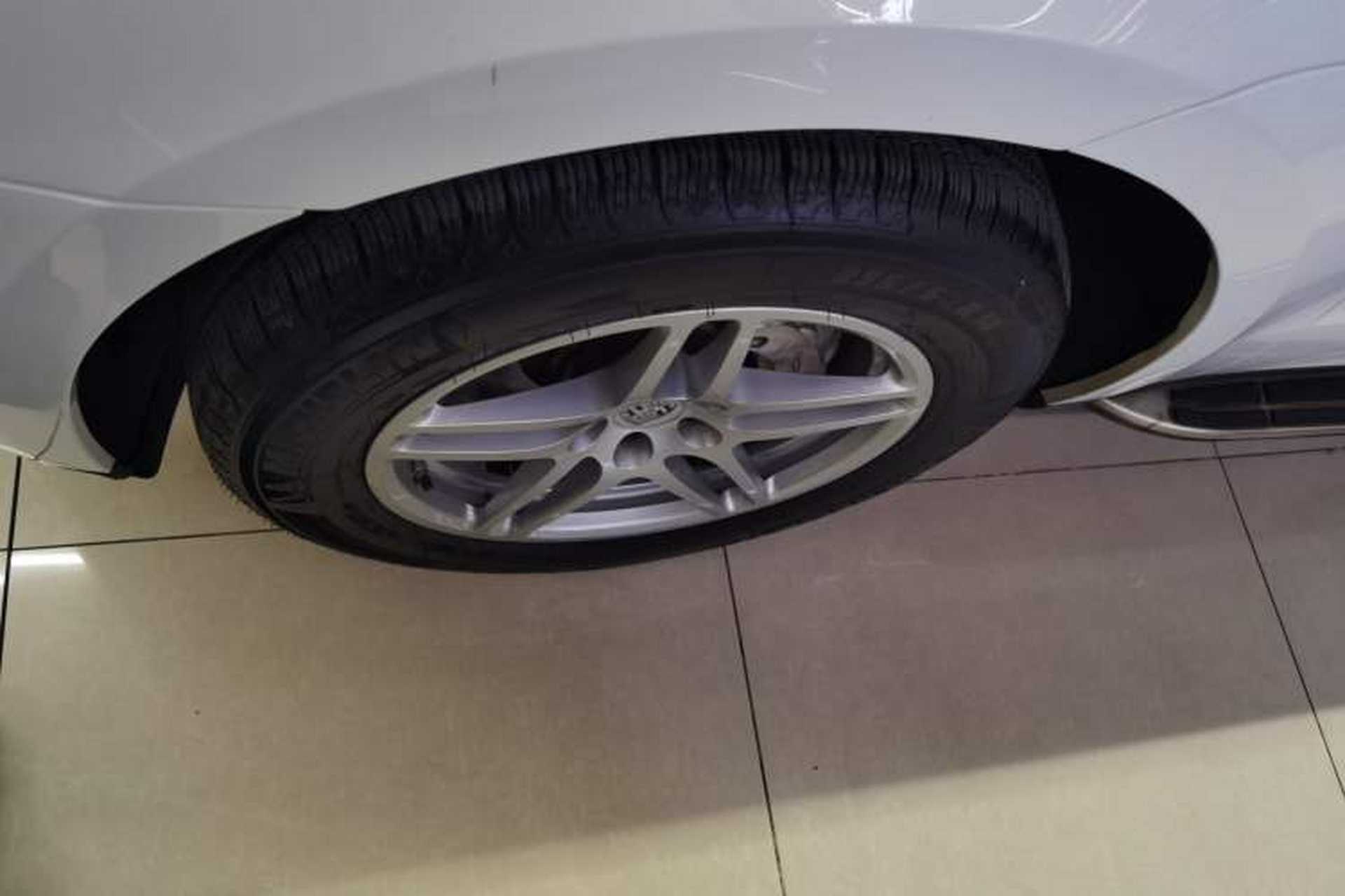 Used Porsche Macan 2017 Macan S 3.0T Left Front Wheel Hub