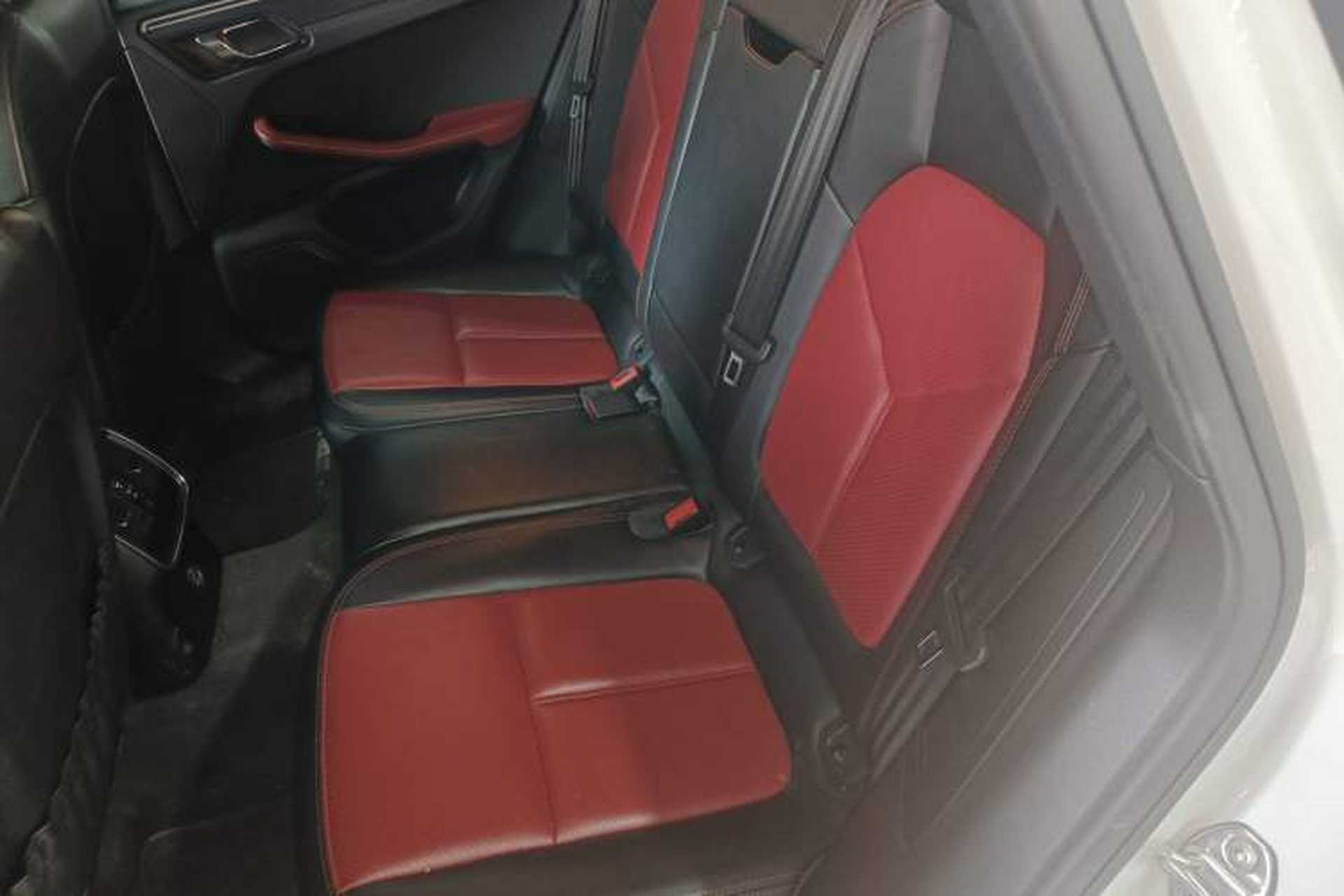 Used Porsche Macan 2017 Macan 2.0T Left Rear Seat
