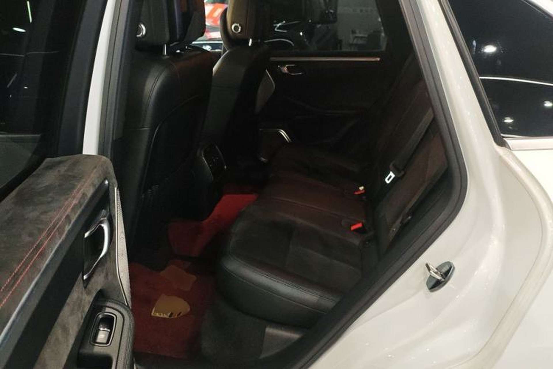 Used Porsche Macan 2017 Macan 2.0T Left Rear Seat