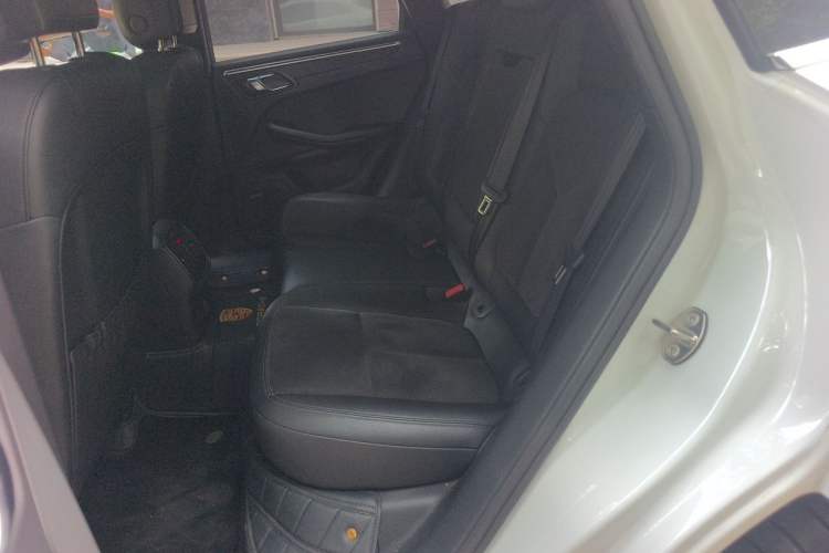 Used Porsche Macan 2017 Macan 2.0T Left Rear Seat