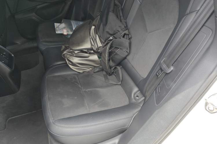 Used Porsche Macan 2017 Macan 2.0T Left Rear Seat