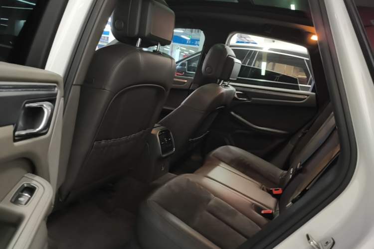 Used Porsche Macan 2017 Macan 2.0T Left Rear Seat