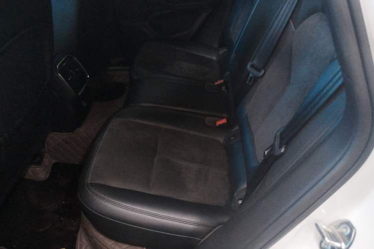 Used Porsche Macan 2017 Macan 2.0T Left Rear Seat