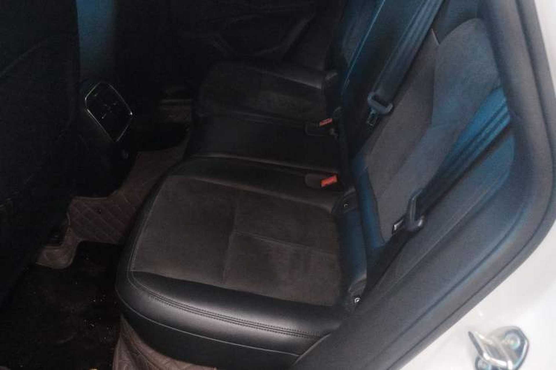 Used Porsche Macan 2017 Macan 2.0T Left Rear Seat