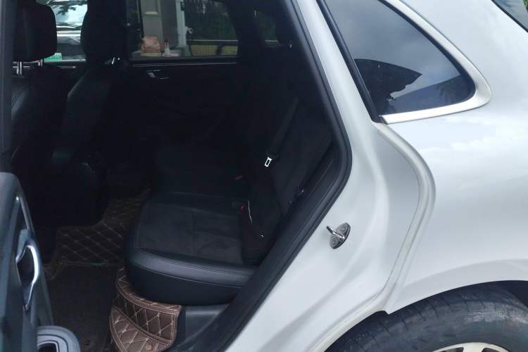 Used Porsche Macan 2017 Macan 2.0T Left Rear Seat