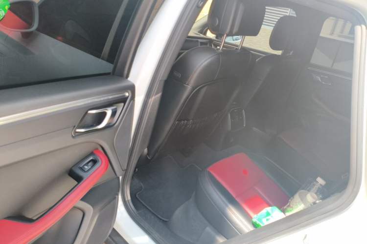 Used Porsche Macan 2017 Macan 2.0T Left Rear Seat
