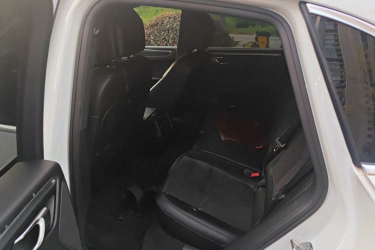 Used Porsche Macan 2017 Macan 2.0T Left Rear Seat