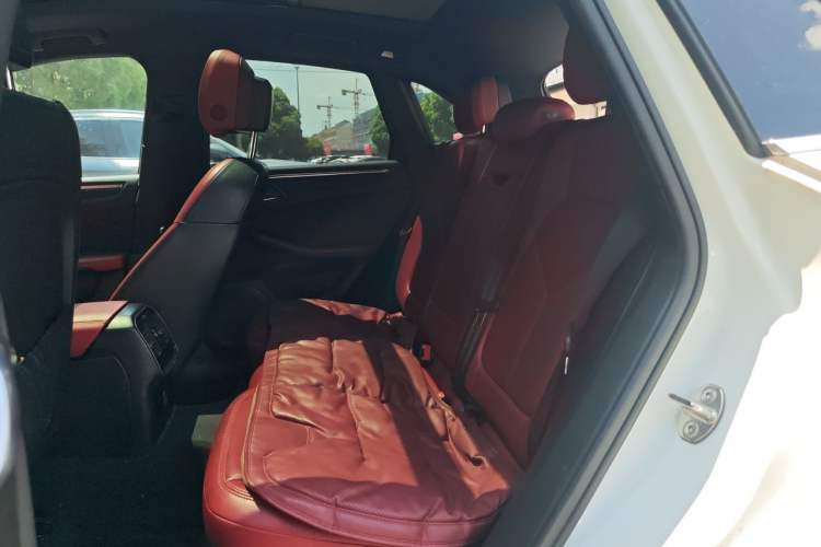 Used Porsche Macan 2017 Macan 2.0T Left Rear Seat