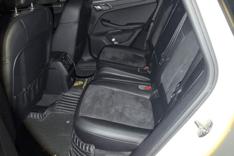 Used Porsche Macan 2017 Macan 2.0T Left Rear Seat