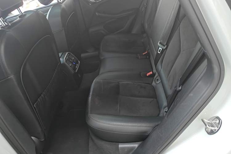 Used Porsche Macan 2017 Macan 2.0T Left Rear Seat