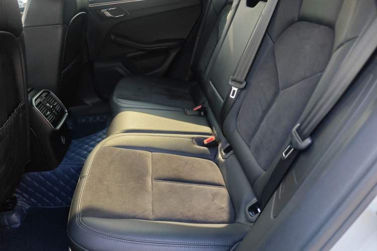 Used Porsche Macan 2017 Macan 2.0T Left Rear Seat