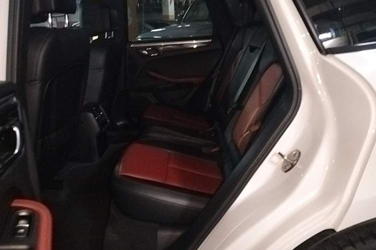 Used Porsche Macan 2017 Macan 2.0T Left Rear Seat