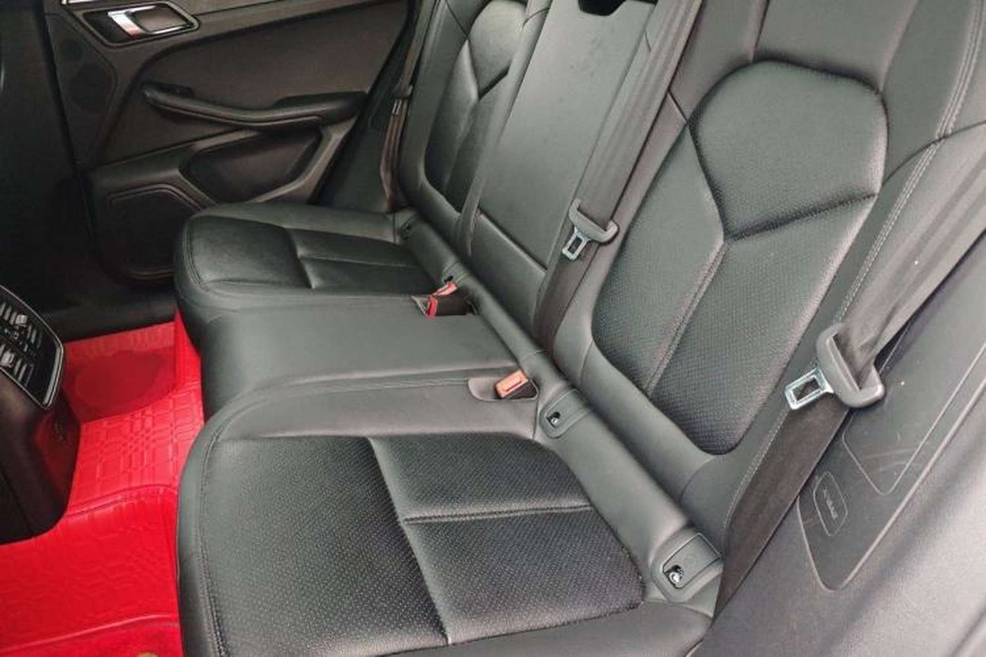 Used Porsche Macan 2017 Macan 2.0T Left Rear Seat