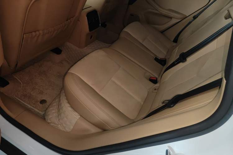 Used Porsche Macan 2017 Macan 2.0T Left Rear Seat