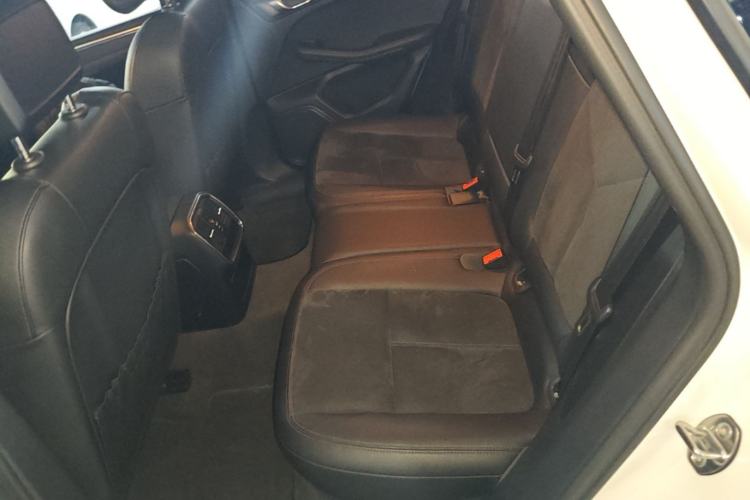 Used Porsche Macan 2017 Macan 2.0T Left Rear Seat