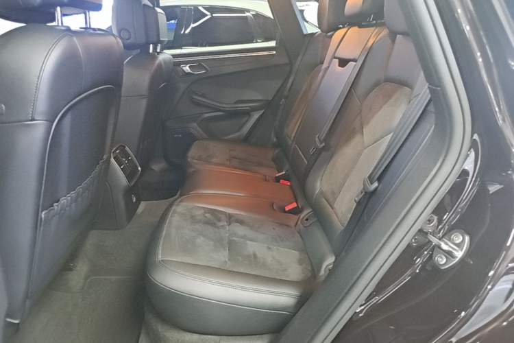 Used Porsche Macan 2017 Macan 2.0T Left Rear Seat