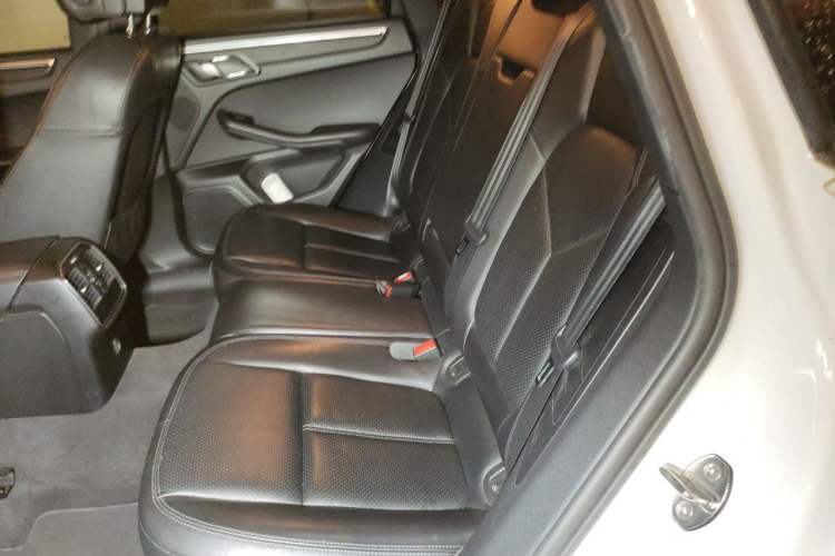 Used Porsche Macan 2017 Macan 2.0T Left Rear Seat