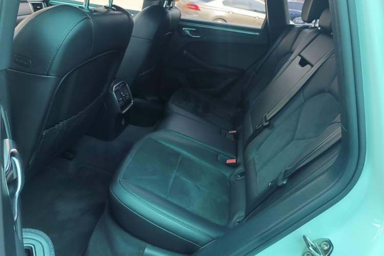 Used Porsche Macan 2017 Macan 2.0T Left Rear Seat