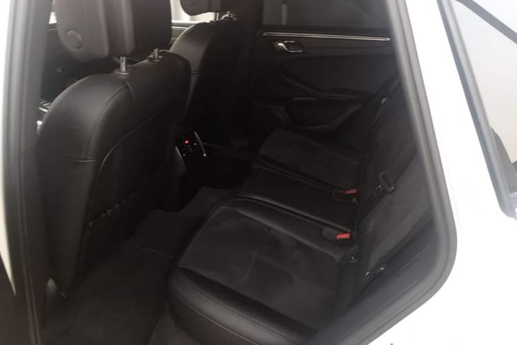 Used Porsche Macan 2017 Macan 2.0T Left Rear Seat