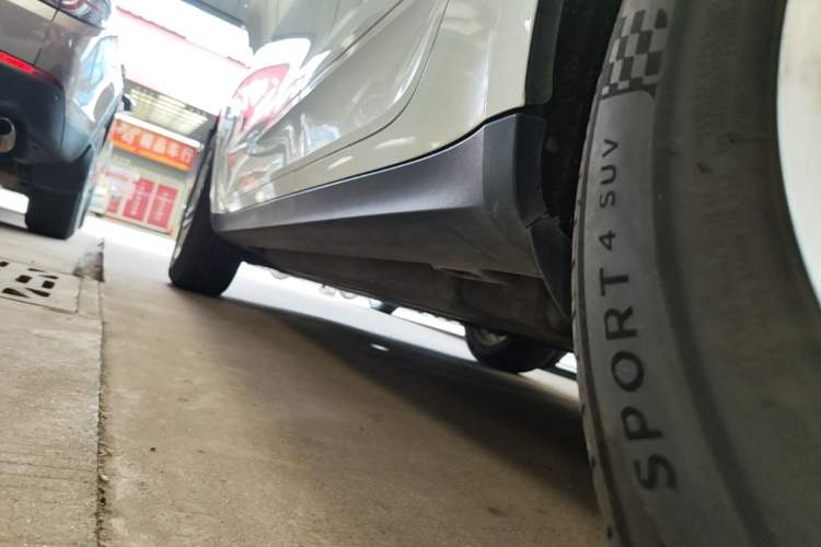 Used Porsche Macan 2017 Macan 2.0T Left Side Sill