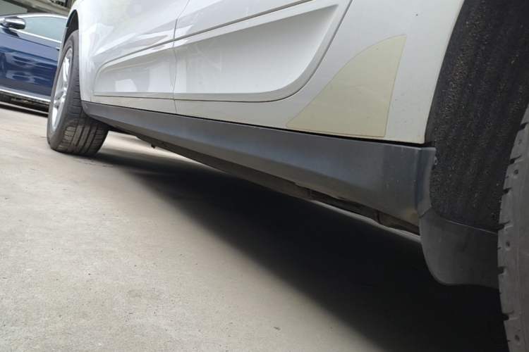 Used Porsche Macan 2017 Macan 2.0T Left Side Sill