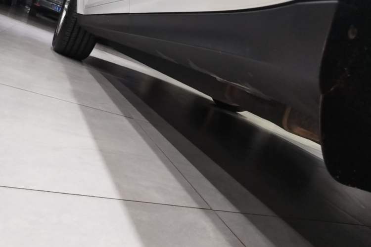 Used Porsche Macan 2017 Macan 2.0T Left Side Sill