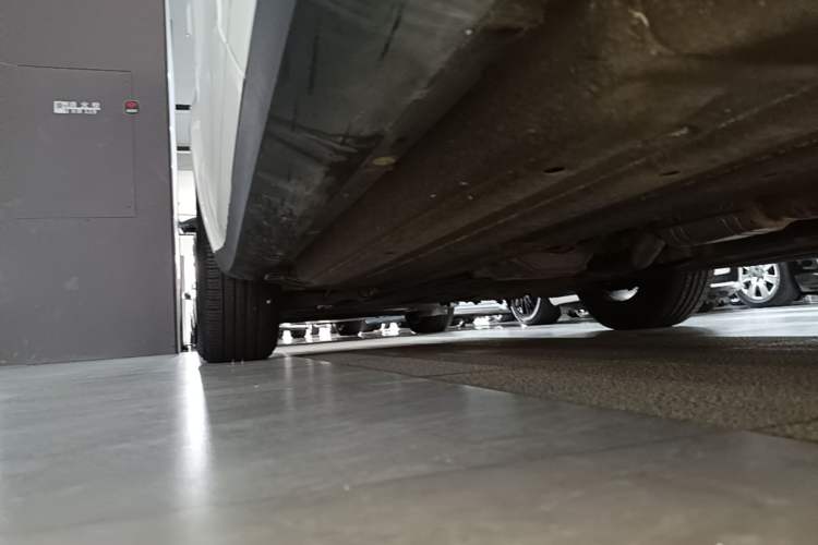 Used Porsche Macan 2017 Macan 2.0T Left Side Sill
