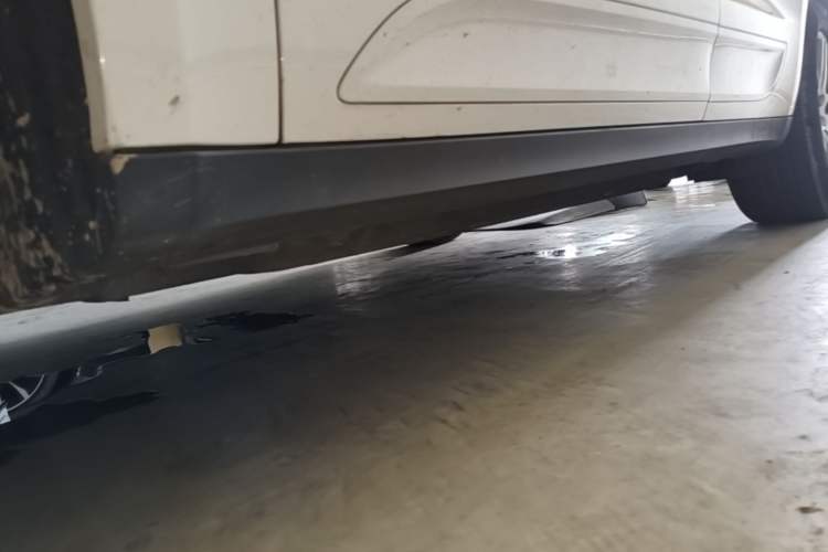 Used Porsche Macan 2017 Macan 2.0T Left Side Sill