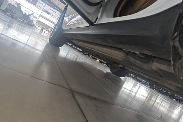 Used Porsche Macan 2017 Macan 2.0T Left Side Sill