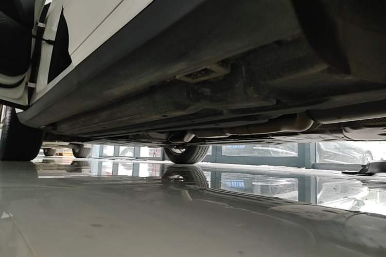 Used Porsche Macan 2017 Macan 2.0T Left Side Sill