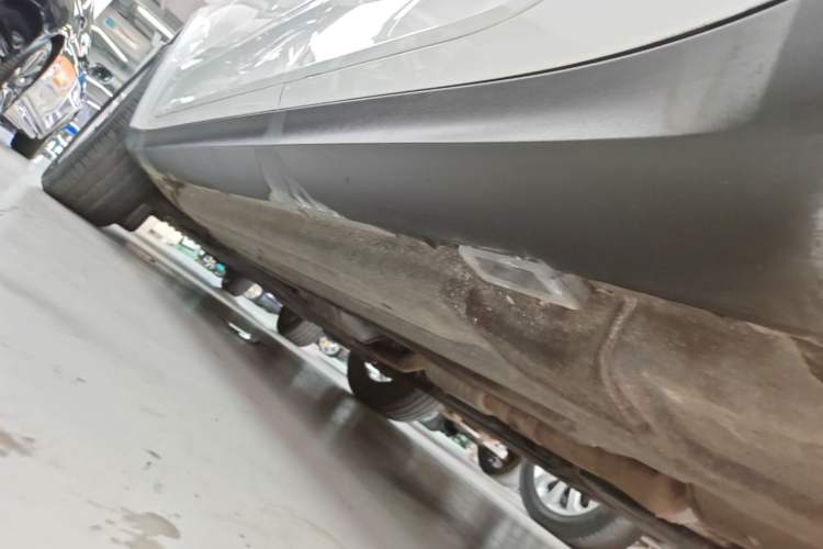Used Porsche Macan 2017 Macan 2.0T Left Side Sill