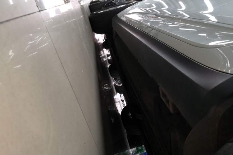Used Porsche Macan 2017 Macan 2.0T Left Side Sill