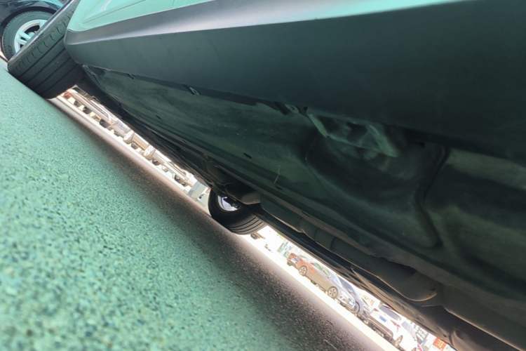 Used Porsche Macan 2017 Macan 2.0T Left Side Sill