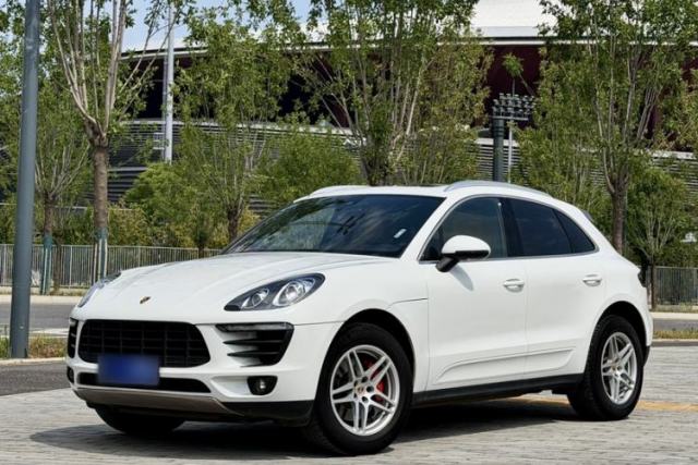 Ojetý Porsche Macan 2017 Macan 2.0T