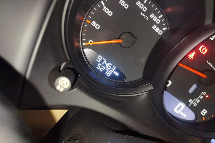 Used Porsche Macan 2017 Macan 2.0T Odometer Close Up