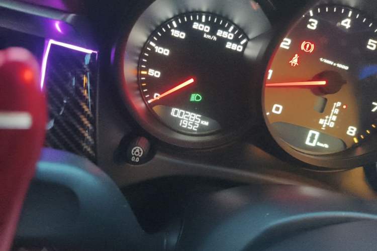 Used Porsche Macan 2017 Macan S 3.0T Odometer Close Up