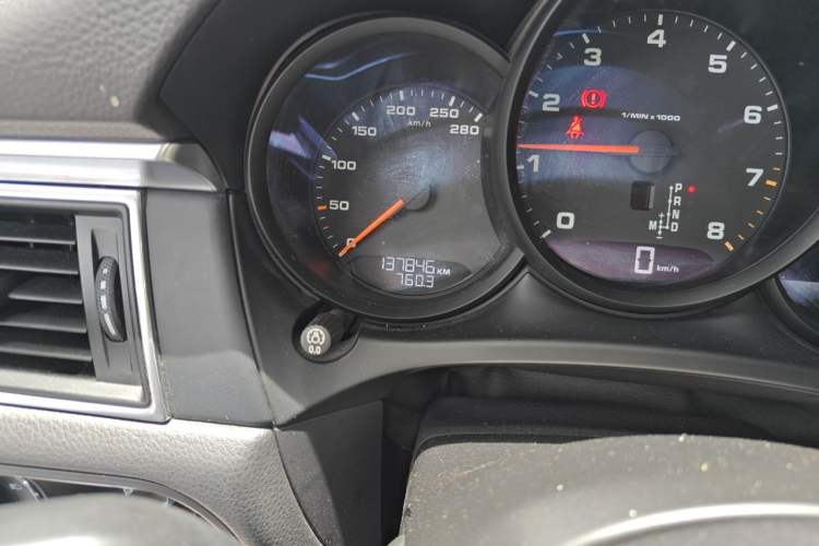 Used Porsche Macan 2017 Macan 2.0T Odometer Close Up