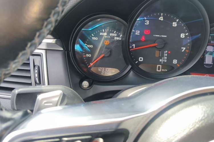 Used Porsche Macan 2017 Macan 2.0T Odometer Close Up