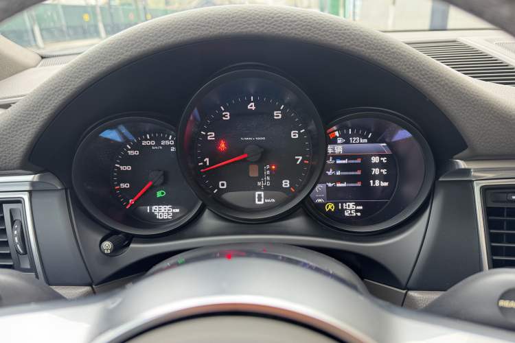 Used Porsche Macan 2017 Macan 2.0T Odometer Close Up