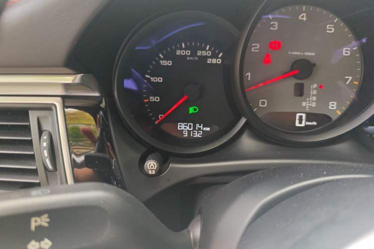 Used Porsche Macan 2017 Macan S 3.0T Odometer Close Up