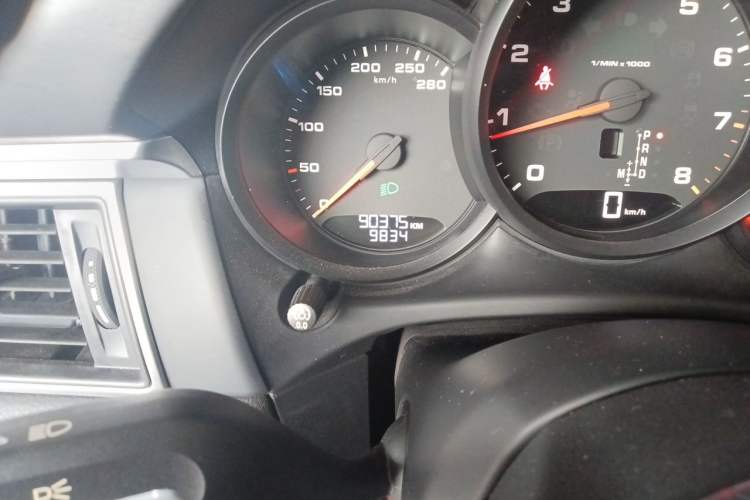 Used Porsche Macan 2017 Macan 2.0T Odometer Close Up