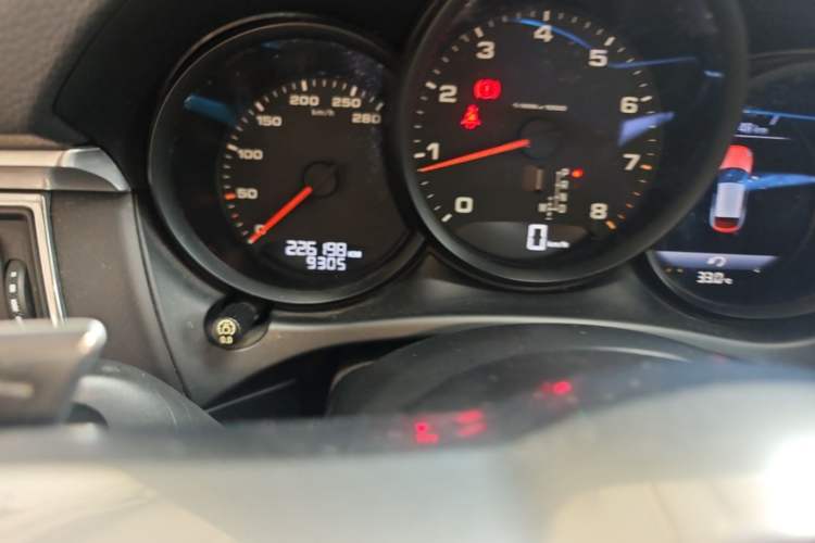 Used Porsche Macan 2017 Macan 2.0T Odometer Close Up