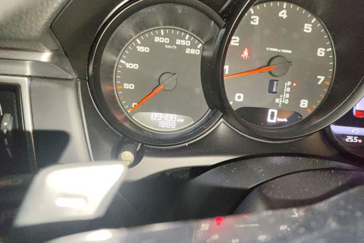 Used Porsche Macan 2017 Macan 2.0T Odometer Close Up