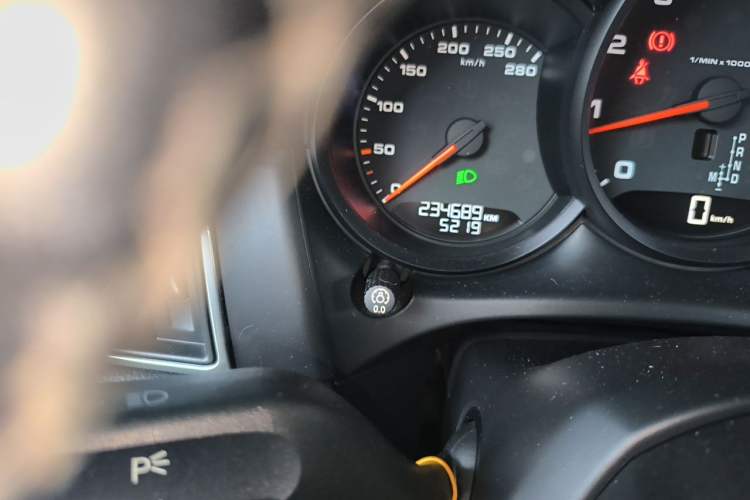 Used Porsche Macan 2017 Macan 2.0T Odometer Close Up