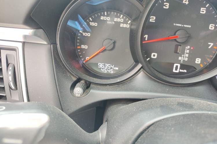 Used Porsche Macan 2017 Macan 2.0T Odometer Close Up