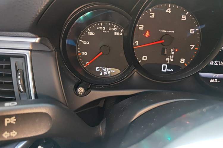 Used Porsche Macan 2017 Macan 2.0T Odometer Close Up