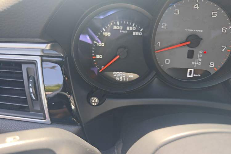 Used Porsche Macan 2017 Macan S 3.0T Odometer Close Up