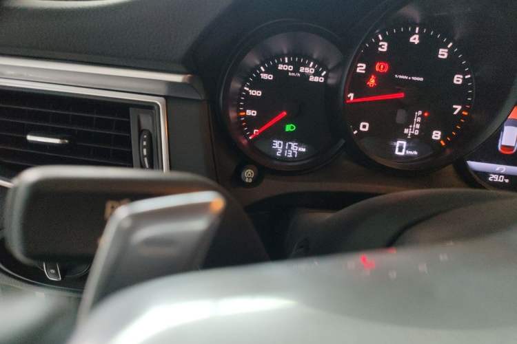 Used Porsche Macan 2017 Macan 2.0T Odometer Close Up